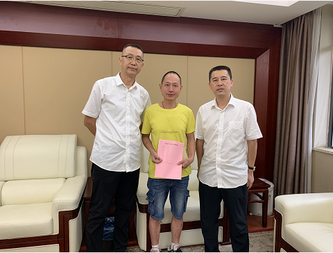 助力少年，點(diǎn)燃希望之光！